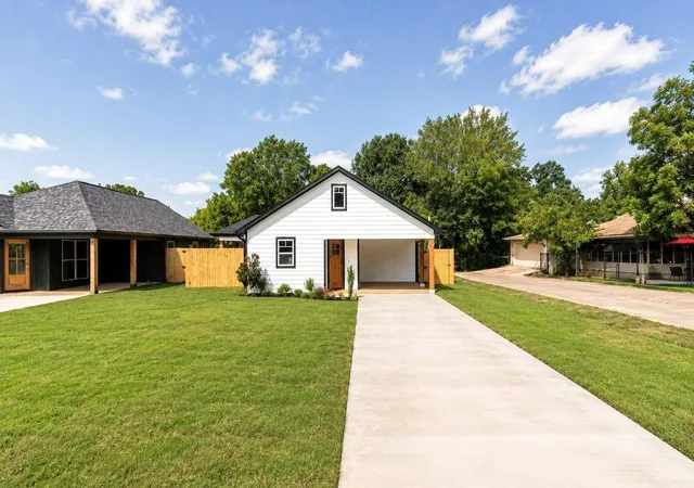Photo 22 of Single family home for sale at 421 S Bonner St, Jacksonville, TX 75766 | MLS# 21340677 | Listing updated on 2026-07-31