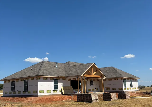 Photo 1 of Single family home for sale at 40 Grewing Dr, Muenster, TX 76252 | MLS# 21344596 | Listing updated on 2026-10-05