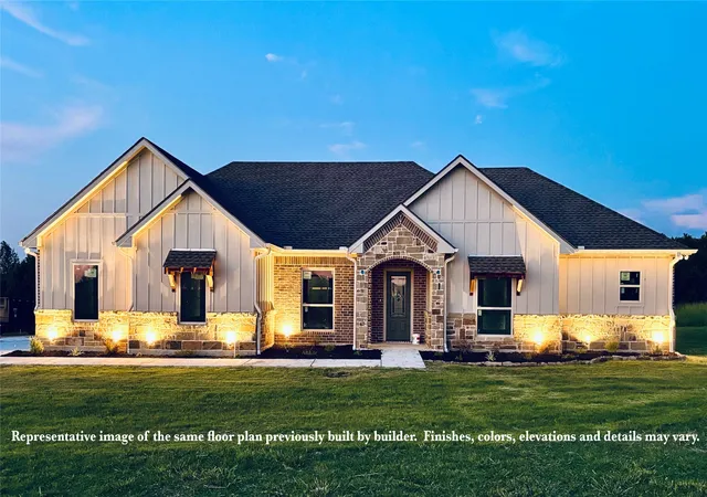 Photo 2 of Single family home for sale at 40 Grewing Dr, Muenster, TX 76252 | MLS# 21344596 | Listing updated on 2026-10-05