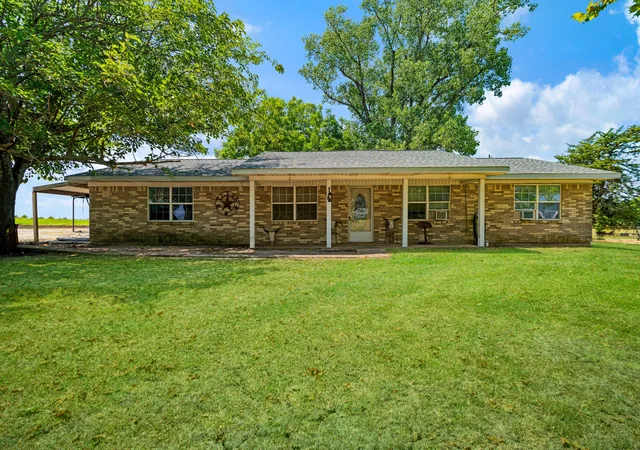 Photo 3 of Single family home for sale at 2606 Farm Road 412, Clarksville, TX 75426 | MLS# 21345269 | Listing updated on 2026-07-31