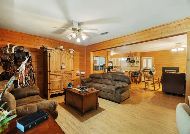 Photo 3 of Single family home for sale at 2606 Farm Road 412, Clarksville, TX 75426 | MLS# 21345269 | Listing updated on 2026-07-31