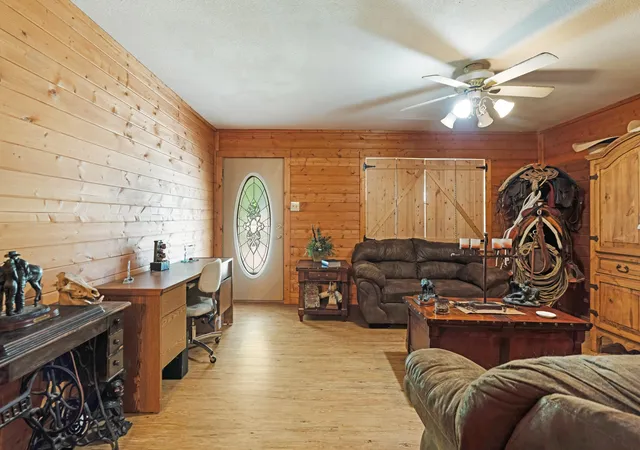 Photo 4 of Single family home for sale at 2606 Farm Road 412, Clarksville, TX 75426 | MLS# 21345269 | Listing updated on 2026-07-31