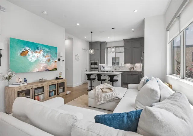 Photo 2 of Condo for sale at 13900 Noel Rd #301, Dallas, TX 75240 | MLS# 21344309 | Listing updated on 2026-09-12