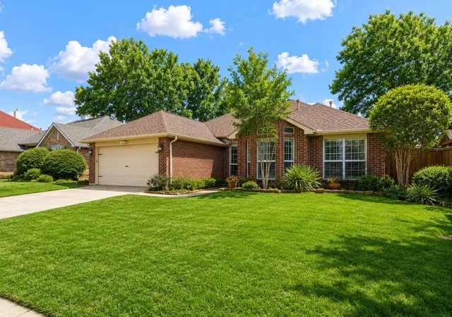 Photo 1 of Sale Pending at 5204 Valleydale Dr, Flower Mound, TX 75028 | MLS# 21345012 | Listing updated on 2026-09-13