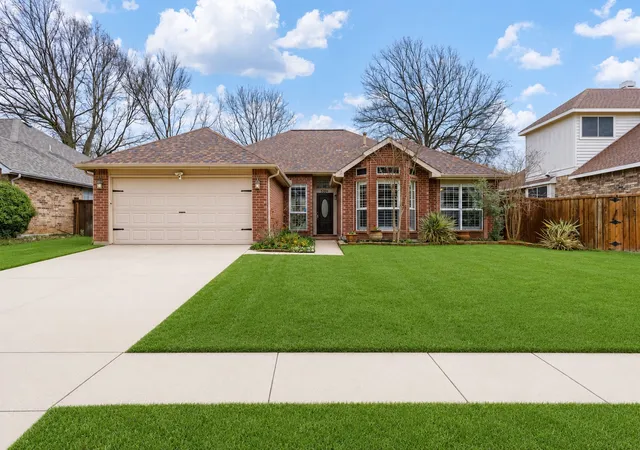 Photo 2 of Sale Pending at 5204 Valleydale Dr, Flower Mound, TX 75028 | MLS# 21345012 | Listing updated on 2026-09-13