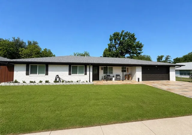 Photo 3 of Single family home for sale at 436 Ball St, Grapevine, TX 76051 | MLS# 21345430 | Listing updated on 2026-10-06