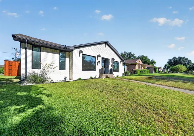 Photo 3 of Single family home for sale at 5007 Blanchard Dr, Dallas, TX 75227 | MLS# 21344654 | Listing updated on 2026-09-27