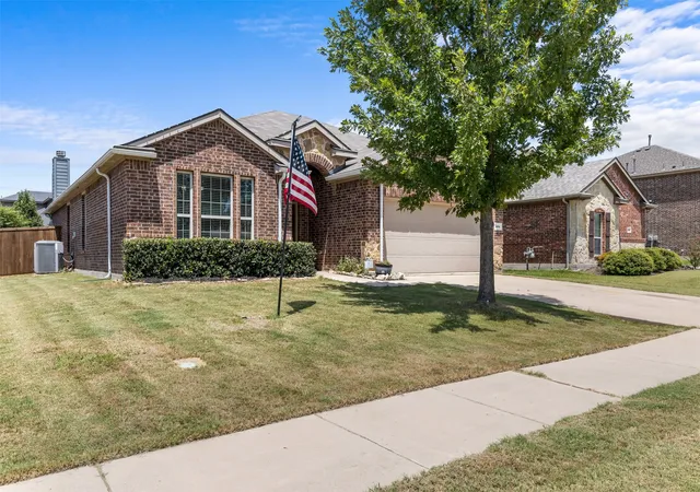 Photo 1 of Single family home for sale at 404 Marquette Dr, Van Alstyne, TX 75495 | MLS# 21343822 | Listing updated on 2026-10-03