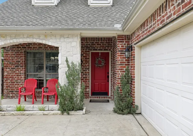 Photo 3 of Single family home for sale at 2821 Dog Leg Trl, Mc Kinney, TX 75069 | MLS# 21344885 | Listing updated on 2026-09-12