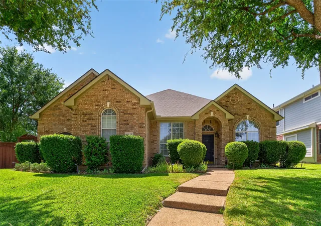 Single family home for sale at 6777 Gatewick Dr, Frisco, TX 75035 | MLS# 21342984