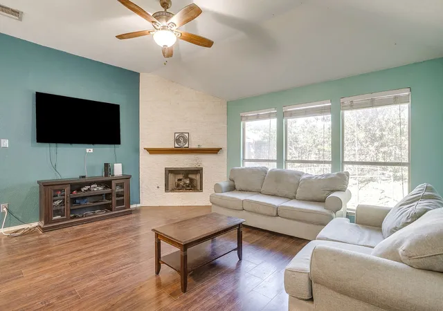 Photo 2 of Sale Pending at 4621 Barnhill Ln, Fort Worth, TX 76135 | MLS# 21345107 | Listing updated on 2026-09-15