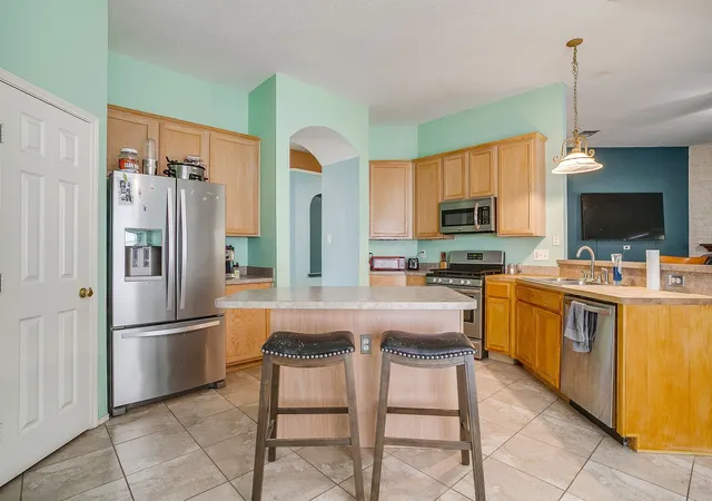 Photo 4 of Sale Pending at 4621 Barnhill Ln, Fort Worth, TX 76135 | MLS# 21345107 | Listing updated on 2026-09-15