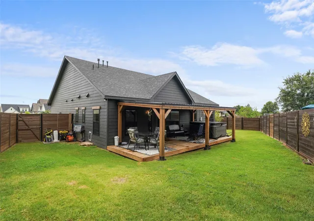 Photo 3 of Single family home for sale at 4930 Dry Creek Rd, Sherman, TX 75092 | MLS# 21345458 | Listing updated on 2026-09-09