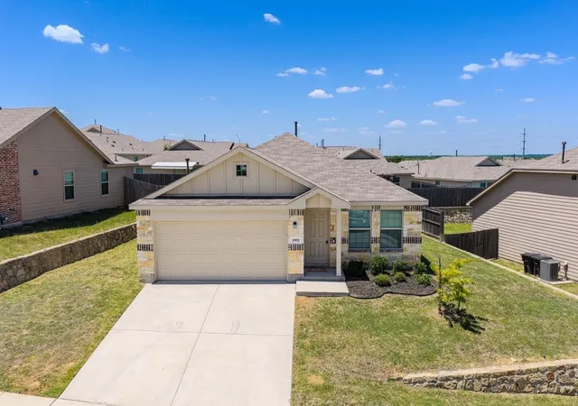 Photo 2 of Sale Pending at 8412 Fawn Creek Dr, Fort Worth, TX 76123 | MLS# 21345487 | Listing updated on 2026-09-11