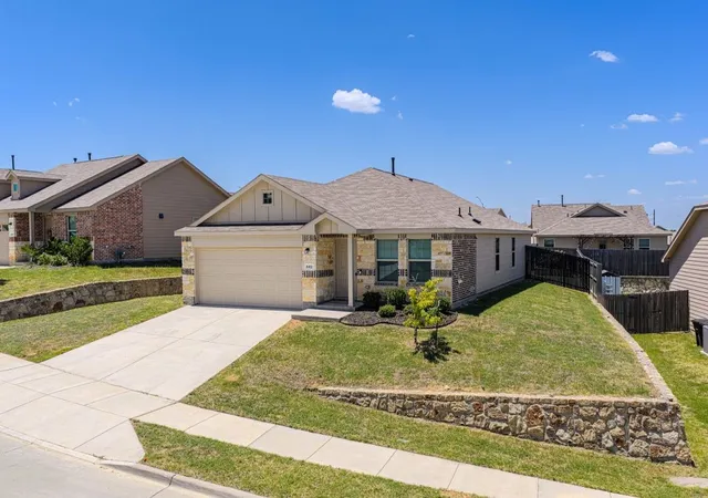 Photo 3 of Sale Pending at 8412 Fawn Creek Dr, Fort Worth, TX 76123 | MLS# 21345487 | Listing updated on 2026-09-11