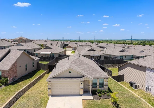 Photo 3 of Sale Pending at 8412 Fawn Creek Dr, Fort Worth, TX 76123 | MLS# 21345487 | Listing updated on 2026-09-11