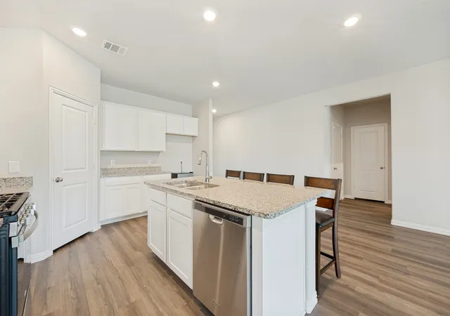 Photo 4 of Single family home for sale at 5529 Baker Creek Rd, Fort Worth, TX 76126 | MLS# 21342793 | Listing updated on 2026-10-05