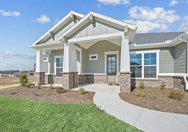 Photo 3 of Single family home for sale at 140 Rocky Top Ranch Ln, Azle, TX 76020 | MLS# 21345539 | Listing updated on 2026-10-04