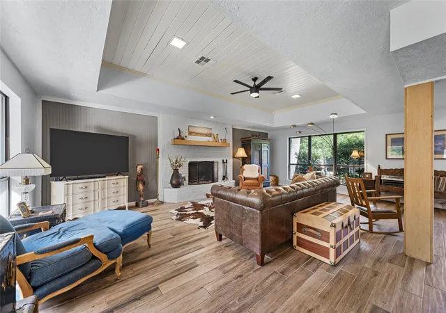 Photo 4 of Single family home for sale at 10023 Ramblewood Dr, Woodway, TX 76712 | MLS# 21303728 | Listing updated on 2026-08-02