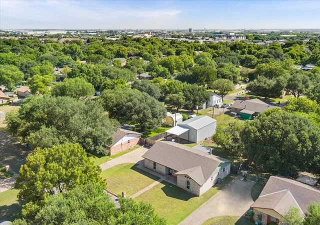 Photo 2 of Single family home for sale at 332 Bowie Ln, Hewitt, TX 76643 | MLS# 21343715 | Listing updated on 2026-09-19