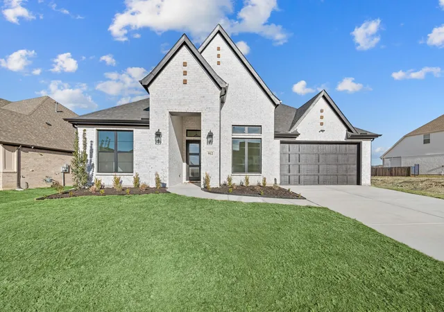 Photo 1 of Sale Pending at 912 Highlands Ave, Aledo, TX 76008 | MLS# 21345579 | Listing updated on 2026-09-15