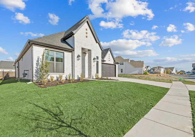 Photo 3 of Sale Pending at 912 Highlands Ave, Aledo, TX 76008 | MLS# 21345579 | Listing updated on 2026-09-15