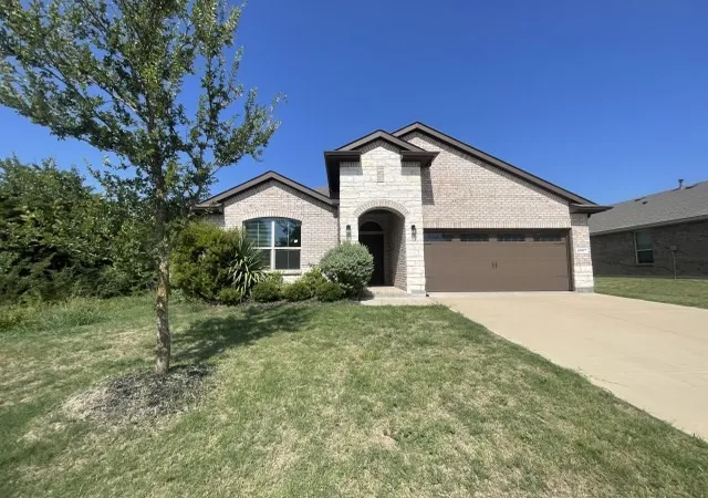 Photo 1 of Sale Pending at 2607 Golden Bell Dr, Glenn Heights, TX 75154 | MLS# 21345592 | Listing updated on 2026-10-01
