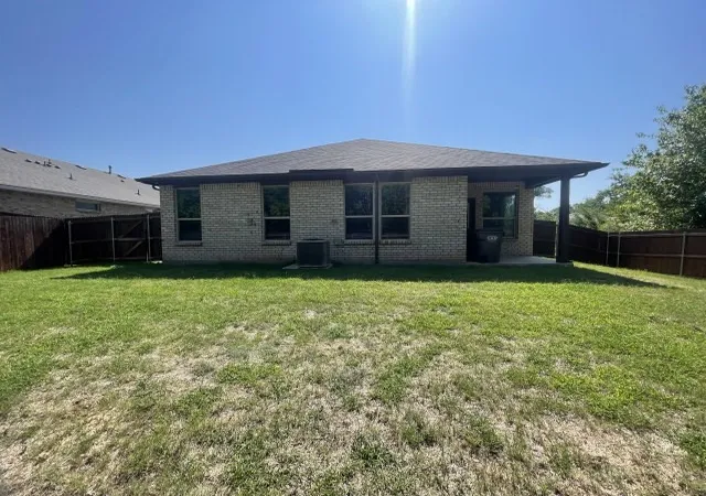 Photo 2 of Sale Pending at 2607 Golden Bell Dr, Glenn Heights, TX 75154 | MLS# 21345592 | Listing updated on 2026-10-01