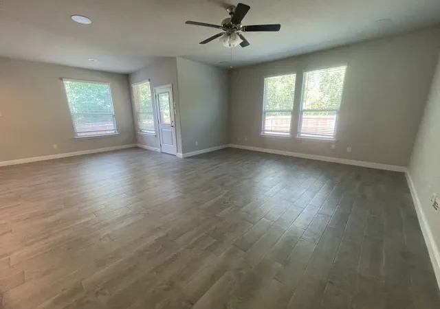Photo 4 of Sale Pending at 2607 Golden Bell Dr, Glenn Heights, TX 75154 | MLS# 21345592 | Listing updated on 2026-10-01