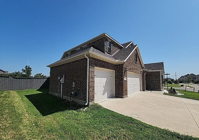 Photo 2 of Single family home for sale at 7105 Pampas Pl, Venus, TX 76084 | MLS# 21345587 | Listing updated on 2026-07-31