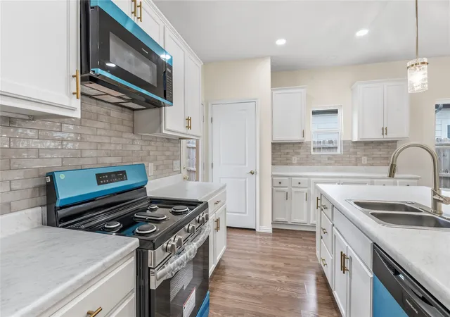 Photo 4 of Single family home for sale at 4115 Vineyard Dr, Dallas, TX 75212 | MLS# 21344483 | Listing updated on 2026-09-14