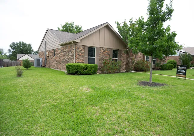Photo 3 of Sale Pending at 250 Barclay Ave, Coppell, TX 75019 | MLS# 21345621 | Listing updated on 2026-07-31