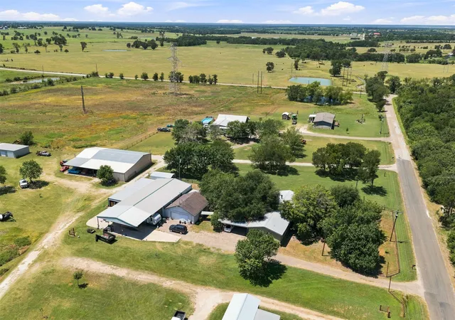 Photo 2 of Single family home for sale at 252 Blackland Rd, Riesel, TX 76682 | MLS# 21343840 | Listing updated on 2026-09-04