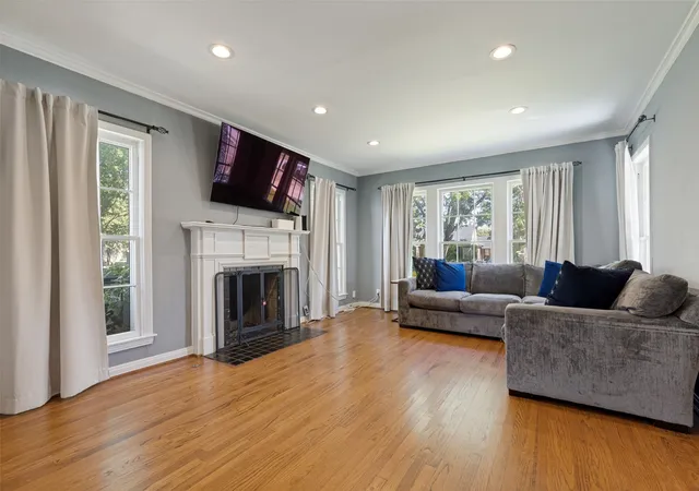 Photo 4 of Single family home for sale at 2518 Marvin Ave, Dallas, TX 75211 | MLS# 21344070 | Listing updated on 2026-09-12