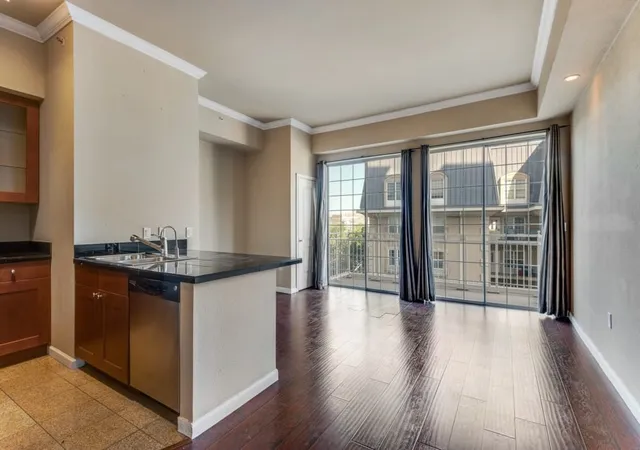 Photo 3 of Condo for sale at 3225 Turtle Creek Blvd #640, Dallas, TX 75219 | MLS# 21343809 | Listing updated on 2026-07-31