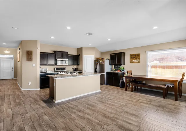 Photo 3 of Single family home for sale at 6125 General Store Wy, Fort Worth, TX 76179 | MLS# 21345595 | Listing updated on 2026-10-06