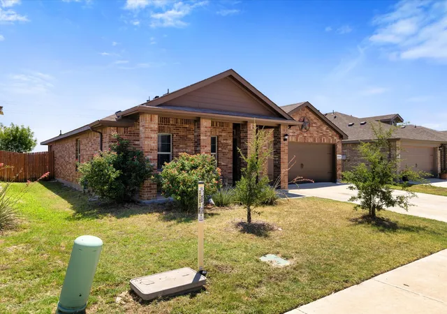 Photo 4 of Single family home for sale at 6125 General Store Wy, Fort Worth, TX 76179 | MLS# 21345595 | Listing updated on 2026-10-06