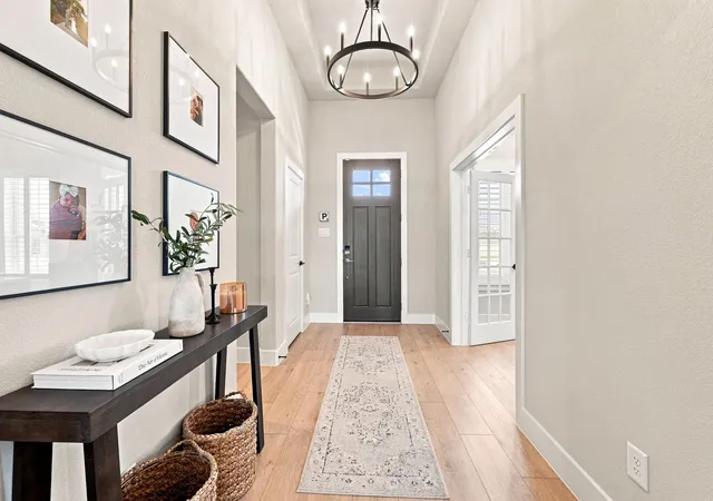 Photo 4 of Single family home for sale at 341 Wagon Trl, Waxahachie, TX 75165 | MLS# 21345259 | Listing updated on 2026-07-31