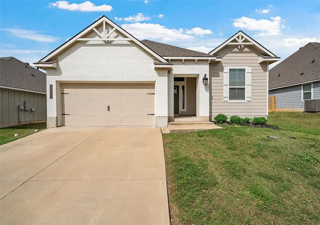 Photo 1 of Single family home for sale at 3205 Dottavio Rd, Lorena, TX 76655 | MLS# 21345712 | Listing updated on 2026-07-31
