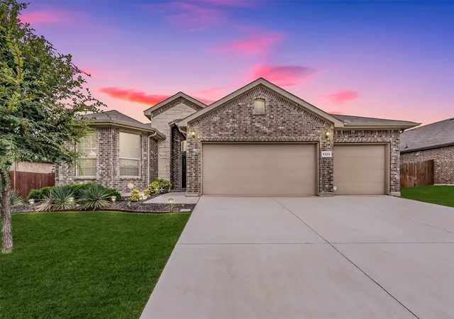 Photo 1 of Single family home for sale at 1125 Belsay Ln, Fort Worth, TX 76131 | MLS# 21344646 | Listing updated on 2026-08-01