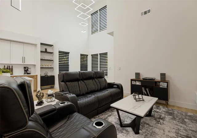Photo 3 of Single family home for sale at 4215 Canada Dr, Dallas, TX 75212 | MLS# 21339405 | Listing updated on 2026-09-09