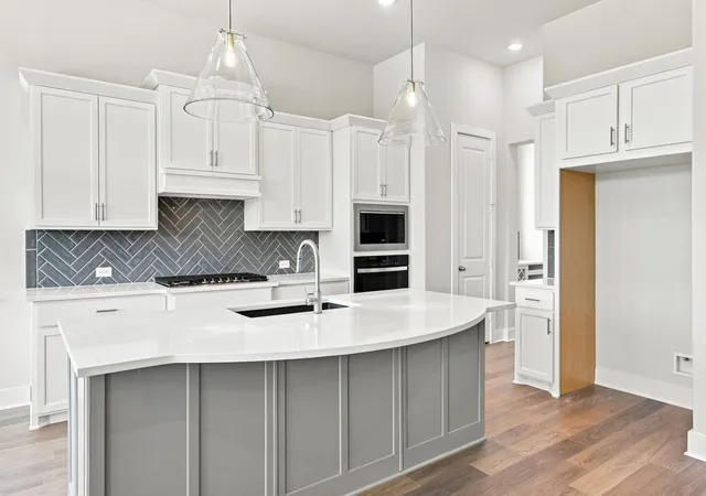 Photo 3 of Single family home for sale at 232 Pine Leaf Trl, Waxahachie, TX 75165 | MLS# 21345663 | Listing updated on 2026-09-10