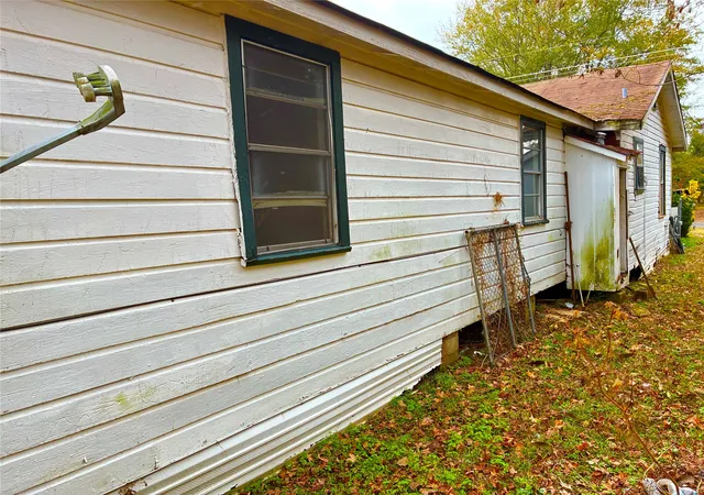 Photo 3 of Single family home for sale at 3812 Mayfield St, Shreveport, LA 71109 | MLS# 21345779 | Listing updated on 2026-07-31