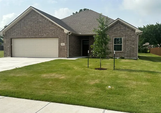 Photo 1 of Single family home for sale at 204 Ella St, Whitesboro, TX 76273 | MLS# 21345618 | Listing updated on 2026-07-31