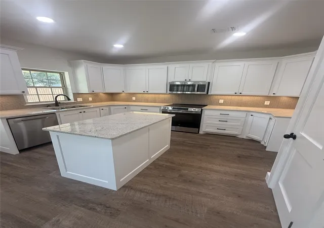 Photo 3 of Single family home for sale at 204 Ella St, Whitesboro, TX 76273 | MLS# 21345618 | Listing updated on 2026-07-31