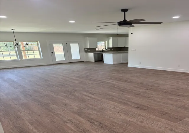 Photo 4 of Single family home for sale at 204 Ella St, Whitesboro, TX 76273 | MLS# 21345618 | Listing updated on 2026-07-31