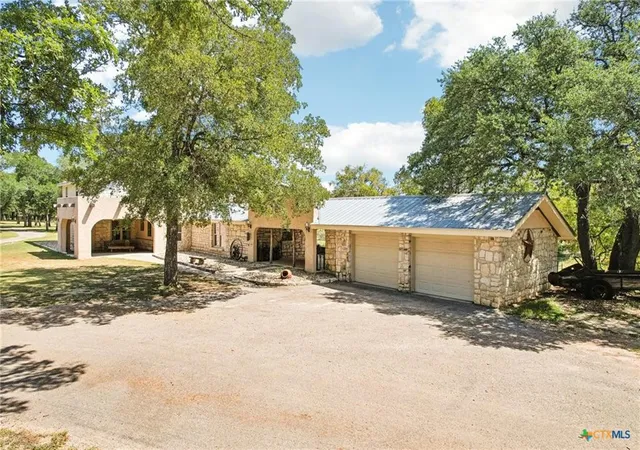 Photo 4 of Land for sale at 190 Private Road 3011, Lampasas, TX 76550 | MLS# 21343570 | Listing updated on 2026-07-31
