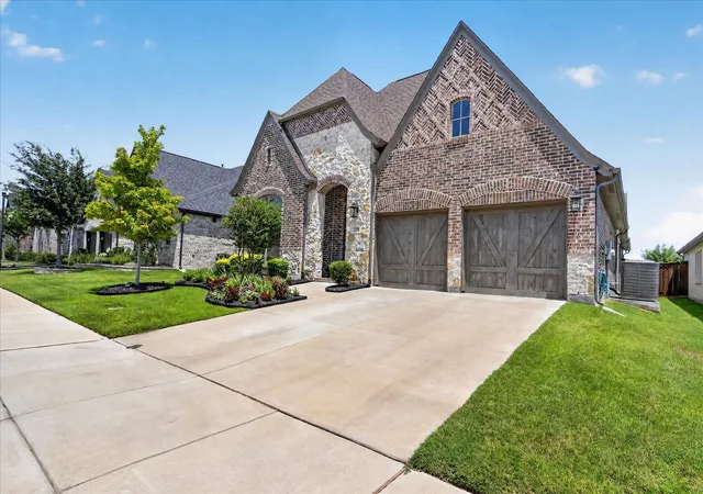 Photo 3 of Single family home for sale at 2234 Somercrest Pl, Midlothian, TX 76065 | MLS# 21345735 | Listing updated on 2026-09-12