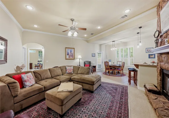Photo 4 of Single family home for sale at 35 Greenway Bend, Pottsboro, TX 75076 | MLS# 21345759 | Listing updated on 2026-07-31