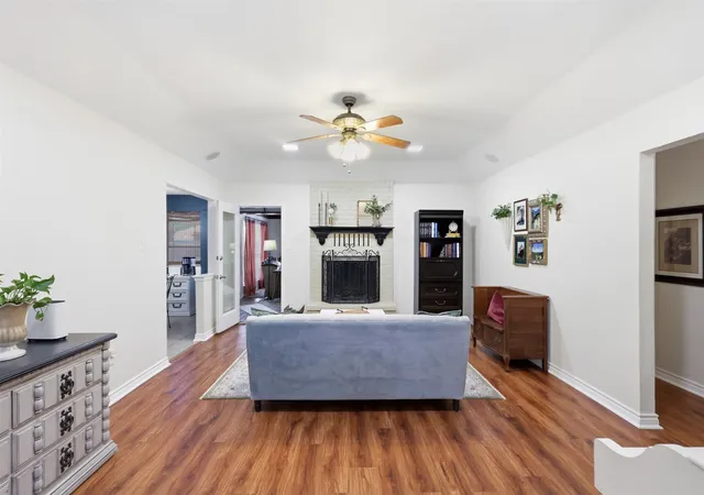 Photo 4 of Sale Pending at 3811 Helmsford Dr, Arlington, TX 76016 | MLS# 21345121 | Listing updated on 2026-09-12